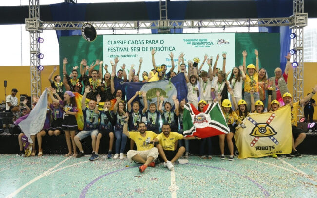 Estudantes de Blumenau disputam o Festival SESI de Robótica em Brasília