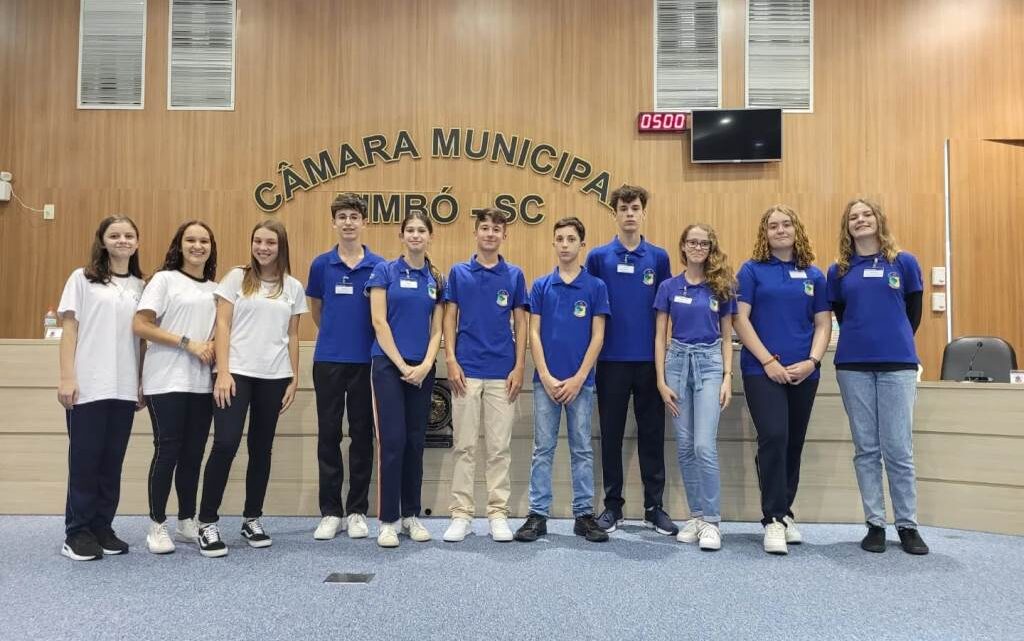 Parlamento Jovem da Câmara Municipal de Timbó realiza Sessão Solene