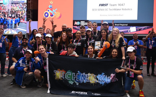 Blumenauenses são premiados no Festival SESI de Robótica