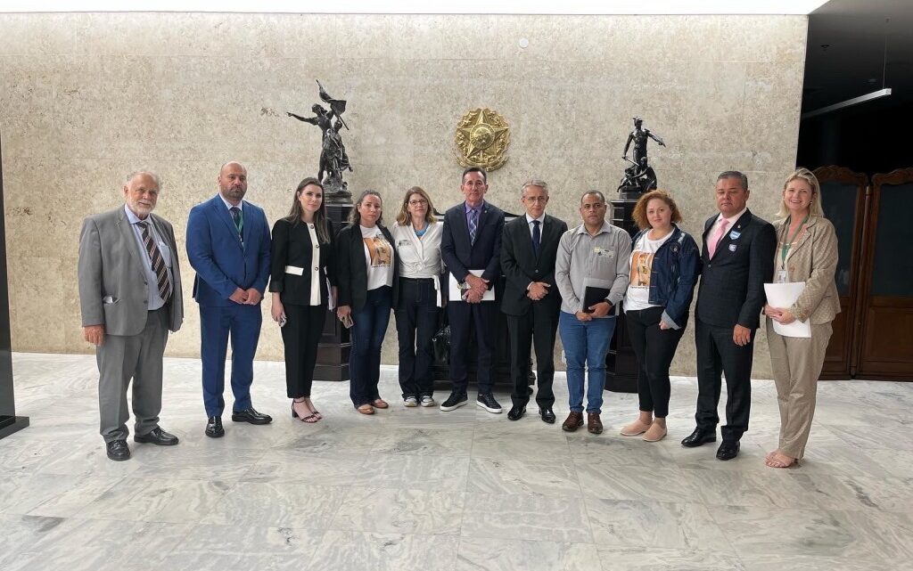 Pais da tragédia de Blumenau pedem justiça durante agendas em Brasília Pais da tragédia de Blumenau pedem justiça durante agendas em Brasília