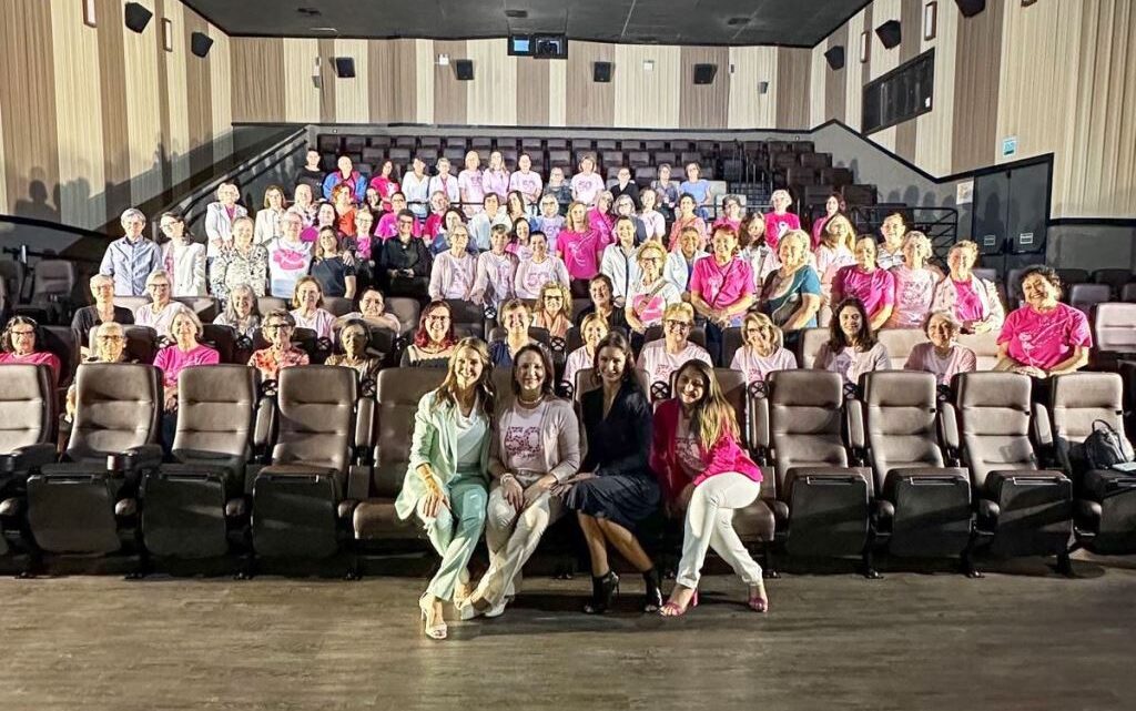 Pacientes da Rede Feminina participam de palestra motivacional no Neumarkt Shopping