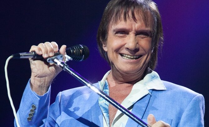 Roberto Carlos fará show em Balneário Camboriú para comemorar o Dia das mães