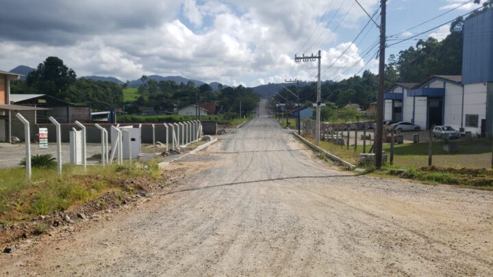 Prefeitura de Timbó aguarda repasse de valores do Estado para continuar obras de Pavimentação nas Ruas Augusto Brandt e Silésia