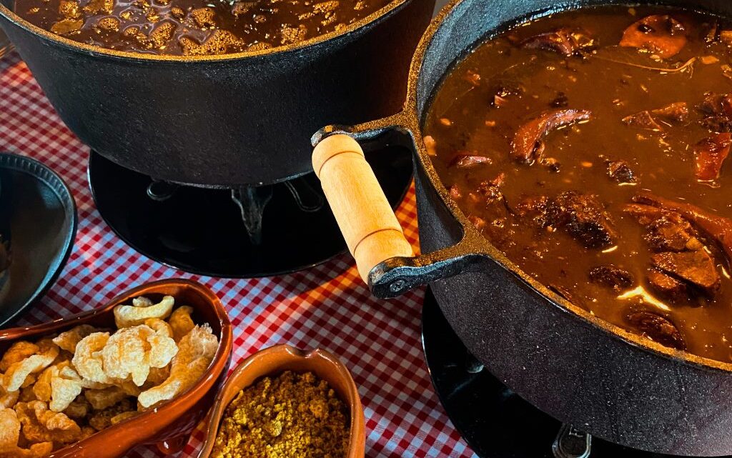 Está aberta a temporada da feijoada em Timbó