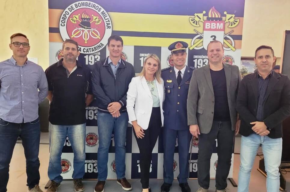 Nesta quinta-feira aconteceu a solenidade de passagem de Comando da 2ª Companhia do 3º Batalhão de Bombeiros Militar, com sede em Timbó!