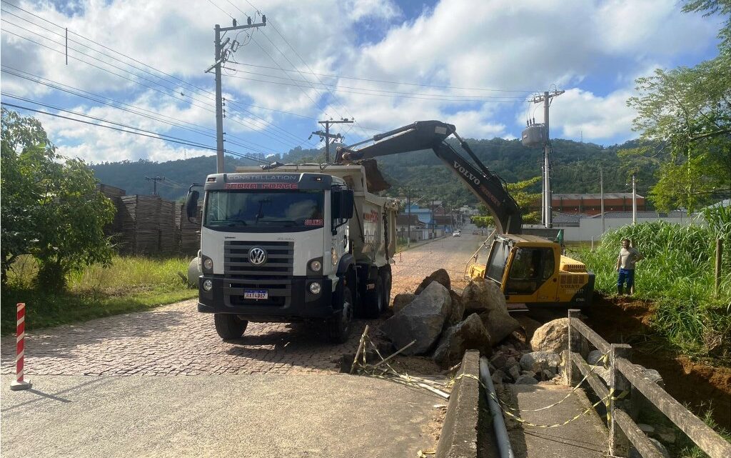 Rodeio – Tem início a obra de asfaltamento da Rua Carlos Moser