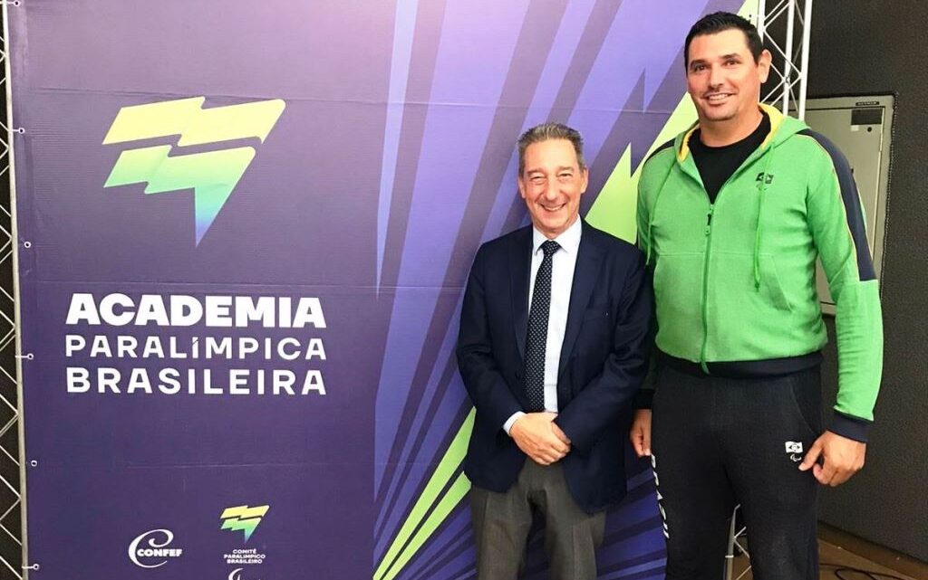 Atleta e treinador de Itajai participam de capacitação e treinamento em São Paulo Atleta e treinador de Itajai participam de capacitação e treinamento em São Paulo