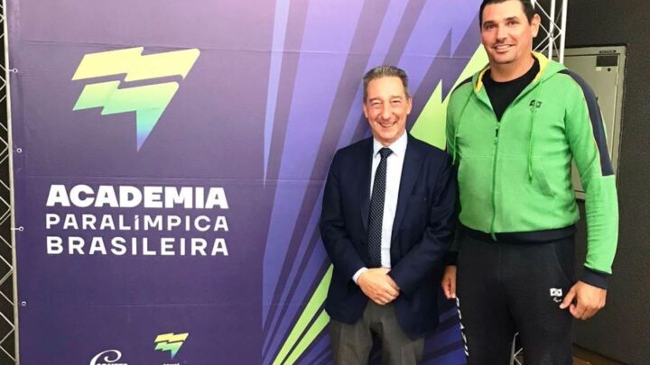 Atleta e treinador de Itajai participam de capacitação e treinamento em São Paulo