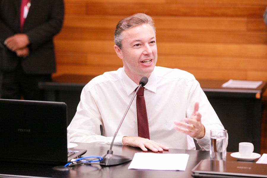 Audiência pública cobrará saldo de R$ 3 bilhões devidos pelo Estado em obras Audiência pública cobrará saldo de R$ 3 bilhões devidos pelo Estado em obras