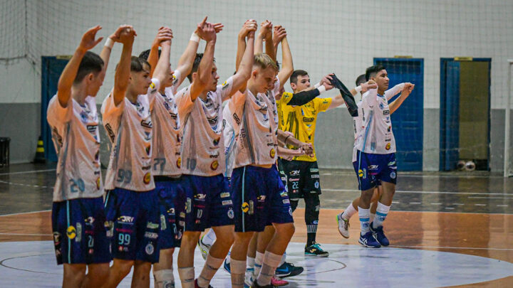 Representando a EEB Ruy Barbosa, Associação Timbó Futsal disputa a fase Estadual do JESC 15 a 17 anos na Pérola do Vale