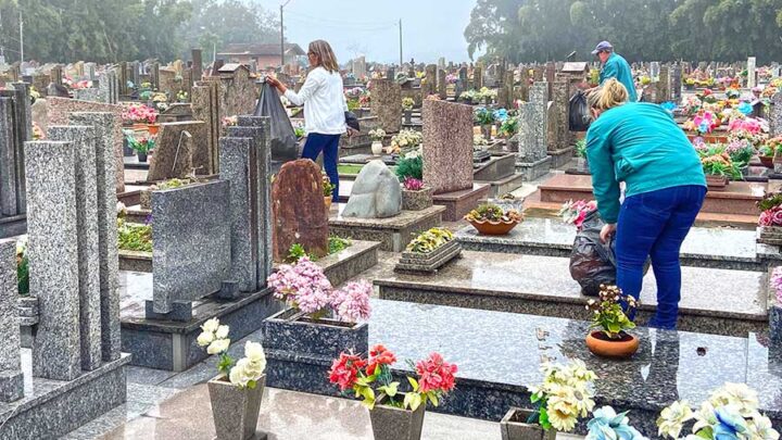 Cemitérios de Timbó funcionam normalmente no feriado de Finados