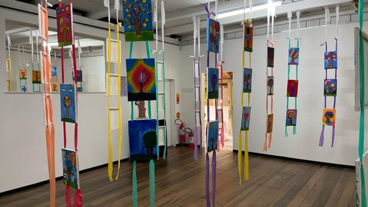 Timbó – Casa do Poeta Lindolf Bell recebe exposição “O colorido de Eli Heil”