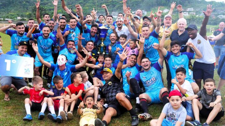Tamo Junto F.P. é campeão do 33º Campeonato Municipal de Futebol de Campo de Timbó