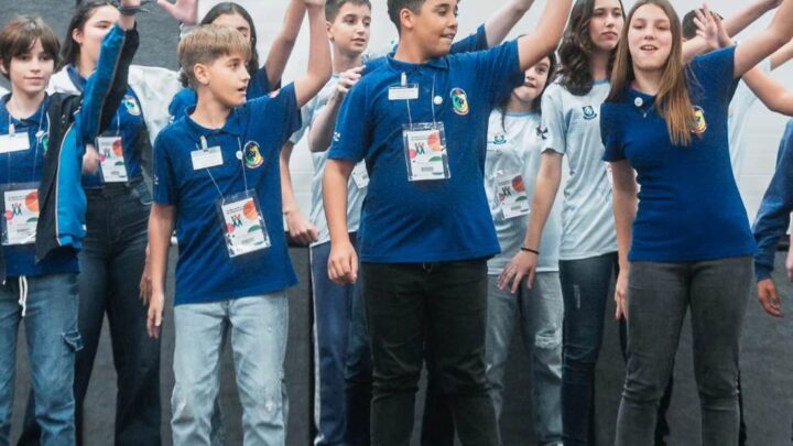 Parlamento Jovem timboense participa de Encontro Estadual e encaminha carta aberta a presidência da ALESC