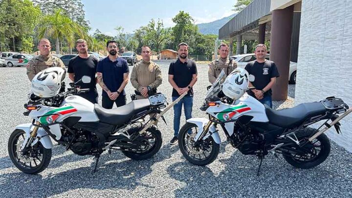 Prefeitura de Timbó adquire duas motos para Polícia Militar do município
