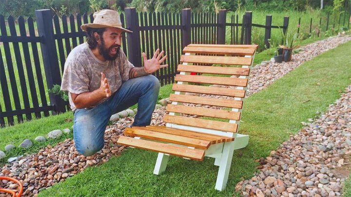 Morador de Rodeio (SC) viraliza na internet com cadeira de jardim feita de pallet