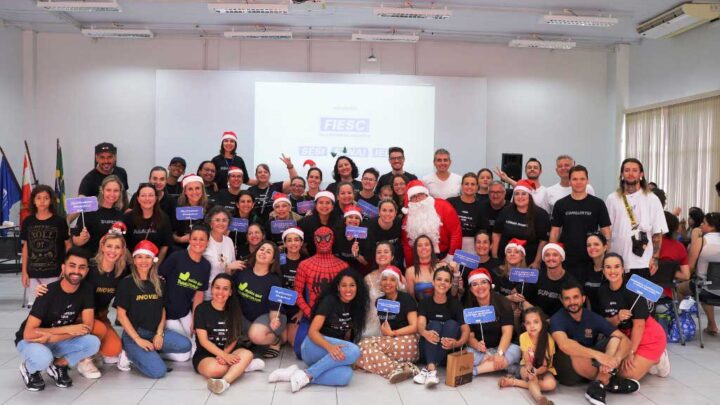 SENAI Blumenau promove arrecadação de brinquedos e alimentos para o Natal Solidário