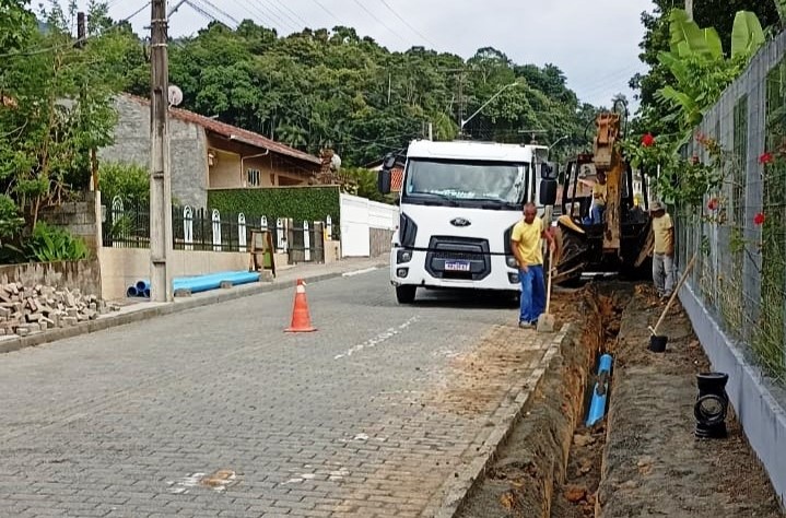 Timbó – Mais água para o Bairro Araponguinhas Timbó – Mais água para o Bairro Araponguinhas