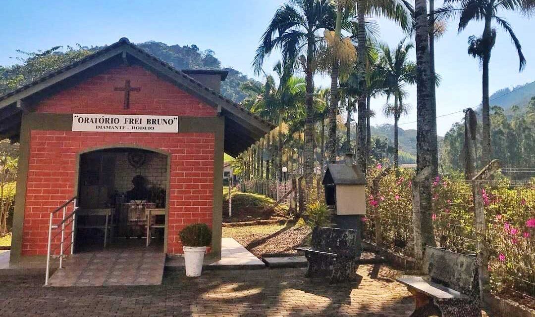 VAMOS CONHECER UM POUCO MAIS DE RODEIO? Bairro Diamante