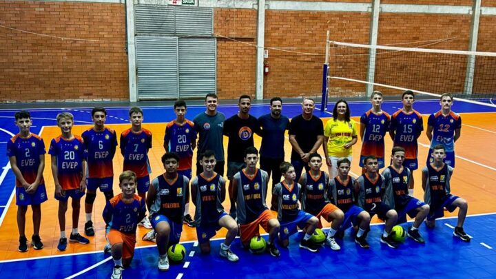 Prefeitura e FME Timbó entregam quadra de vôlei com piso modular à Escola Erwin Prade