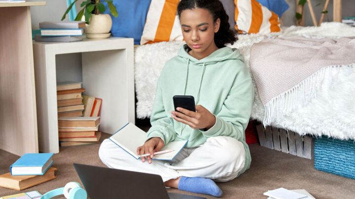 Alunos que ficam desempregados têm continuidade dos estudos assegurada pela UNIASSELVI