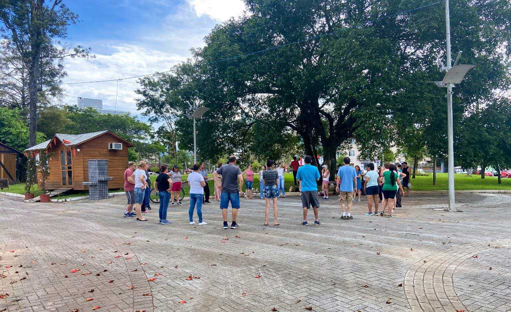 CAPS Timbó realiza atividades de páscoa no Parque Central CAPS Timbó realiza atividades de páscoa no Parque Central