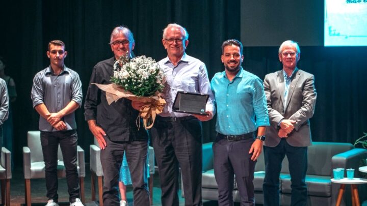 Autores dos 90 Anos homenageia personalidades timboenses