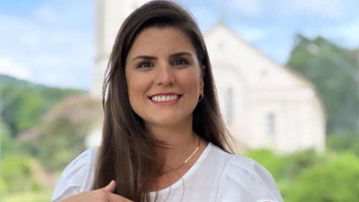 Eleições 2024 – Ex-Primeira Dama anuncia desfiliação do PL de Indaial