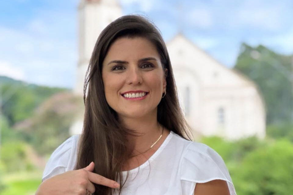 Eleições 2024 – Ex-Primeira Dama anuncia desfiliação do PL de Indaial