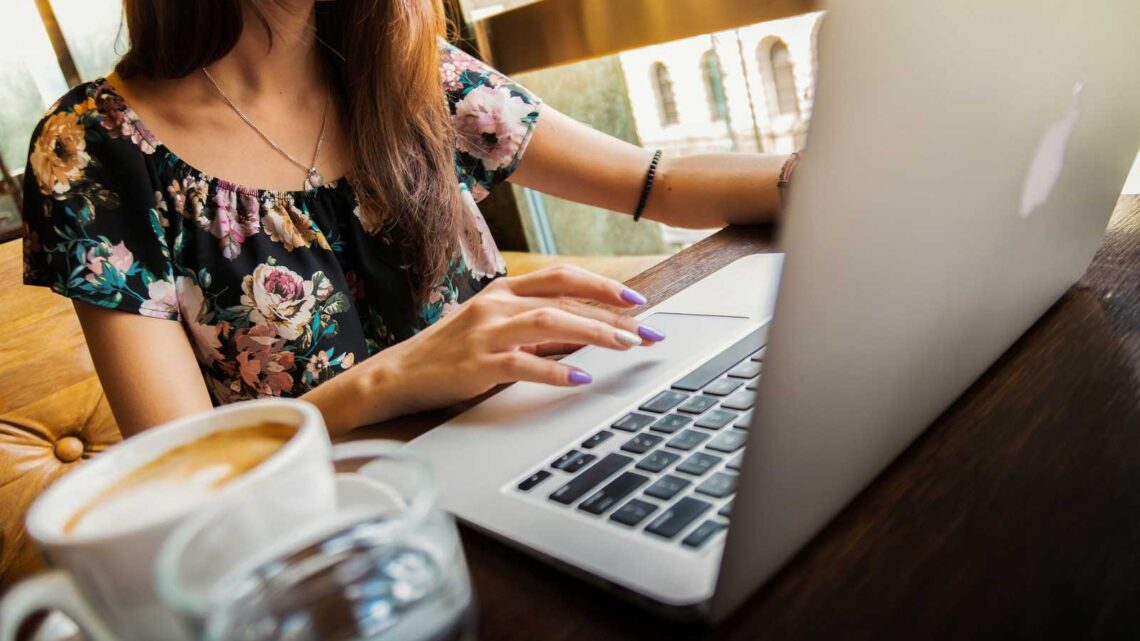 Mulheres avançam mas ainda são minoria no mercado de trabalho formal Mulheres avançam mas ainda são minoria no mercado de trabalho formal