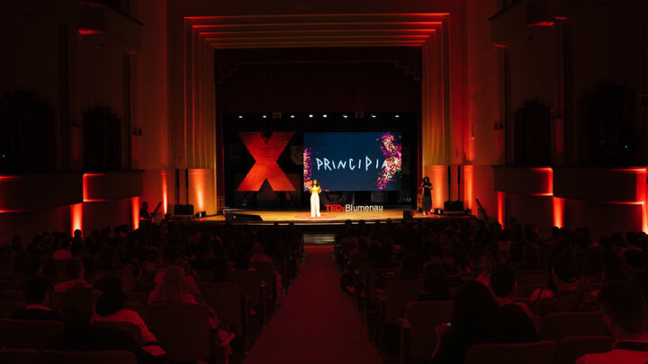 Teatro Carlos Gomes e Parque Vila Germânica recebem eventos do TEDxBlumenau nos próximos meses