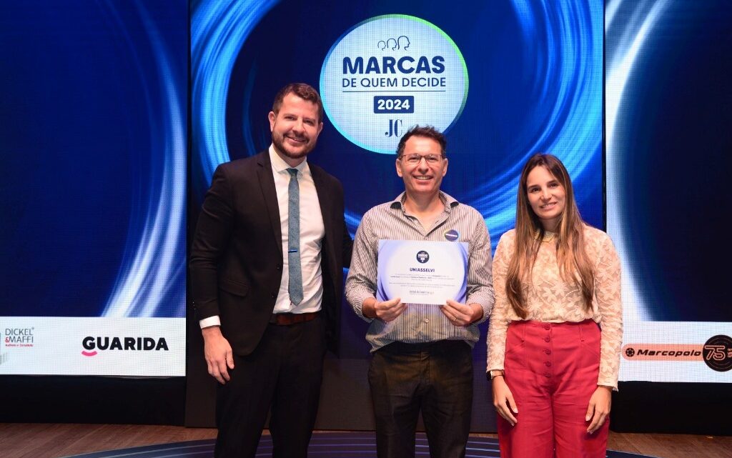 UNIASSELVI é a instituição EAD mais lembrada no prêmio Marcas de Quem Decide