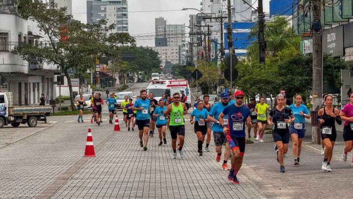 Corrida 10 Milhas Morro Azul atrai mais de 400 atletas em Timbó