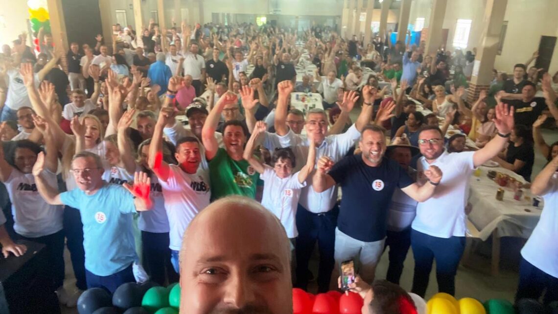 Eleições 2024 – Mais de mil e quinhetas pessoas comparecem em evento do MDB para apoiar Roger Knipers  como pré-candidato à Prefeitura de Indaial