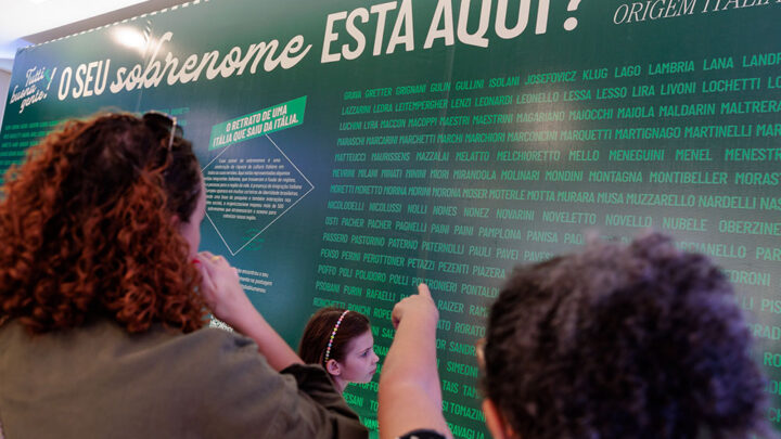 Sobrenomes de famílias de imigrantes italianos podem ser adicionados em painel que será exibido na Festitália, em Blumenau (SC)