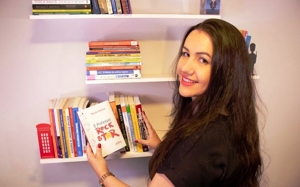 Educadora de Blumenau lança livro sobre protagonismo dos professores nesta quinta-feira