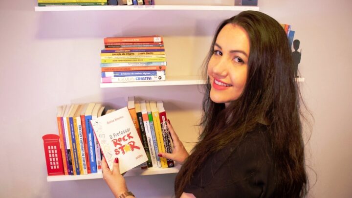 Educadora de Blumenau lança livro sobre protagonismo dos professores nesta quinta-feira