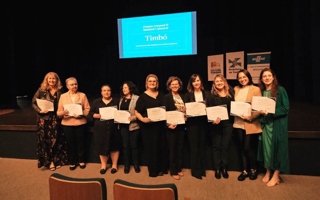 Timbó certifica artesãs e lança nova coleção de Produtos Artesanais com a Identidade Cultural do Município Timbó certifica artesãs e lança nova coleção de Produtos Artesanais com a Identidade Cultural do Município