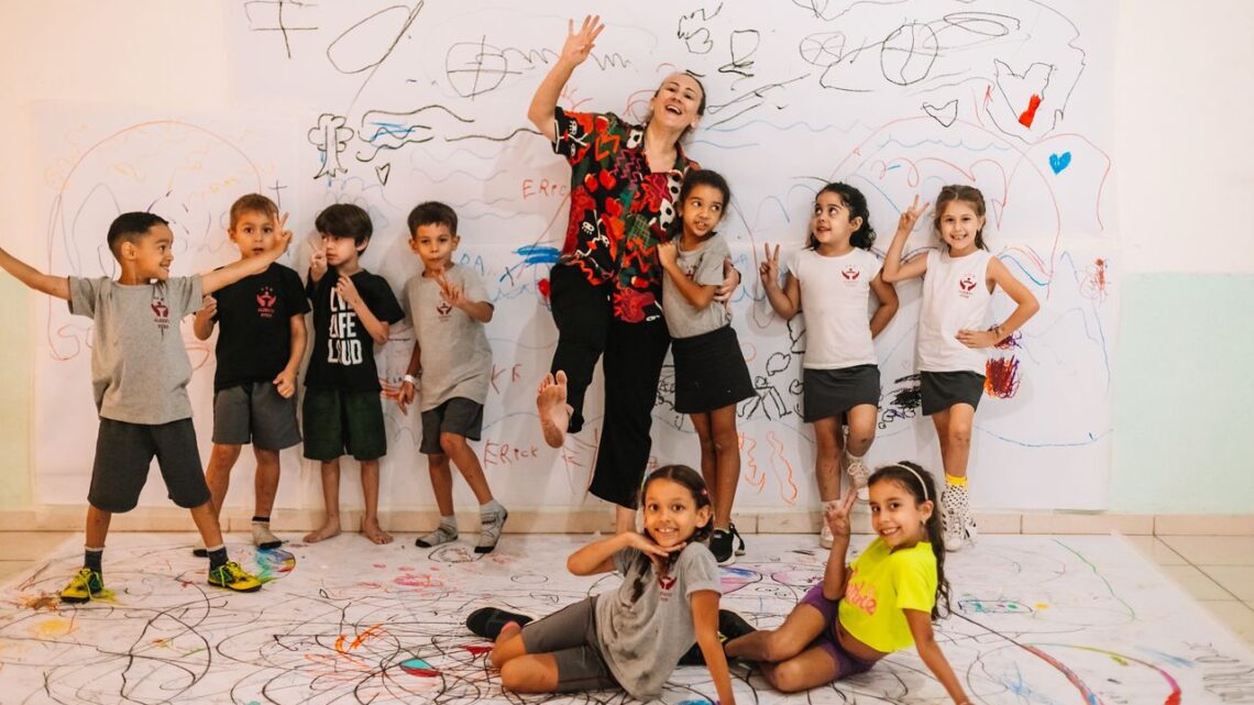 Cerca de 300 crianças e educadores foram beneficiados com oficinas do projeto Laboratórios do Corpo Criativo: territórios imaginários, em Blumenau Cerca de 300 crianças e educadores foram beneficiados com oficinas do projeto Laboratórios do Corpo Criativo: territórios imaginários, em Blumenau