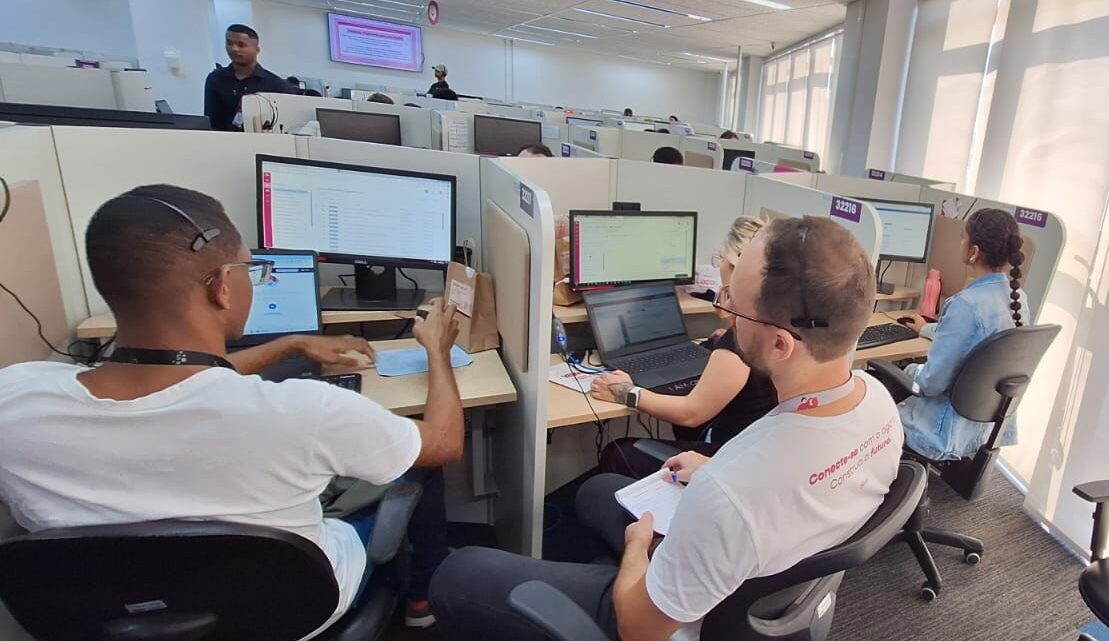 Colaboradores da Serasa participam de semana de imersão no atendimento para ouvir consumidores de todo o Brasil