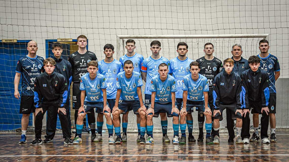 Representando a EEB Ruy Barbosa, Associação Timbó Futsal disputa a fase Estadual do JESC 15 a 17 anos nesta semana na Pérola do Vale. Representando a EEB Ruy Barbosa, Associação Timbó Futsal disputa a fase Estadual do JESC 15 a 17 anos nesta semana na Pérola do Vale.