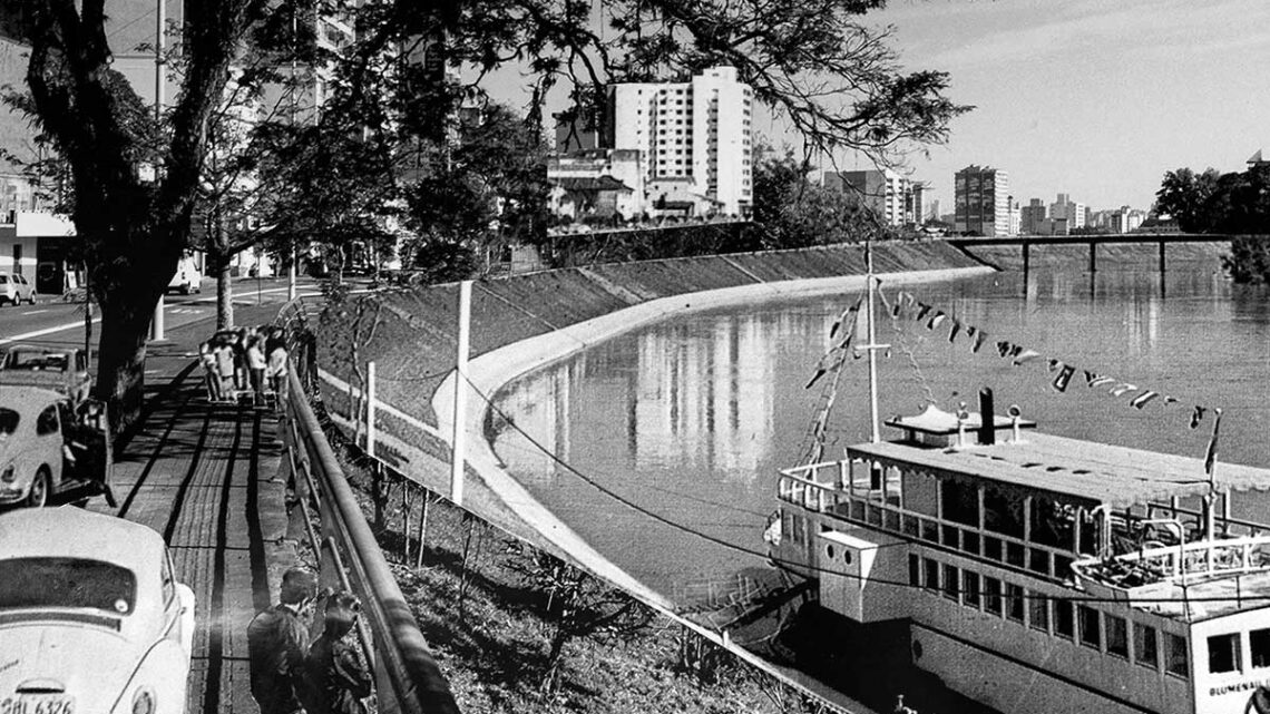 Exposição Itinerante Cidade no Espaço – Tempo, Uma Pesquisa de Fotocolagem chega ao IFC do Badenfurt, em Blumenau Exposição Itinerante Cidade no Espaço – Tempo, Uma Pesquisa de Fotocolagem chega ao IFC do Badenfurt, em Blumenau