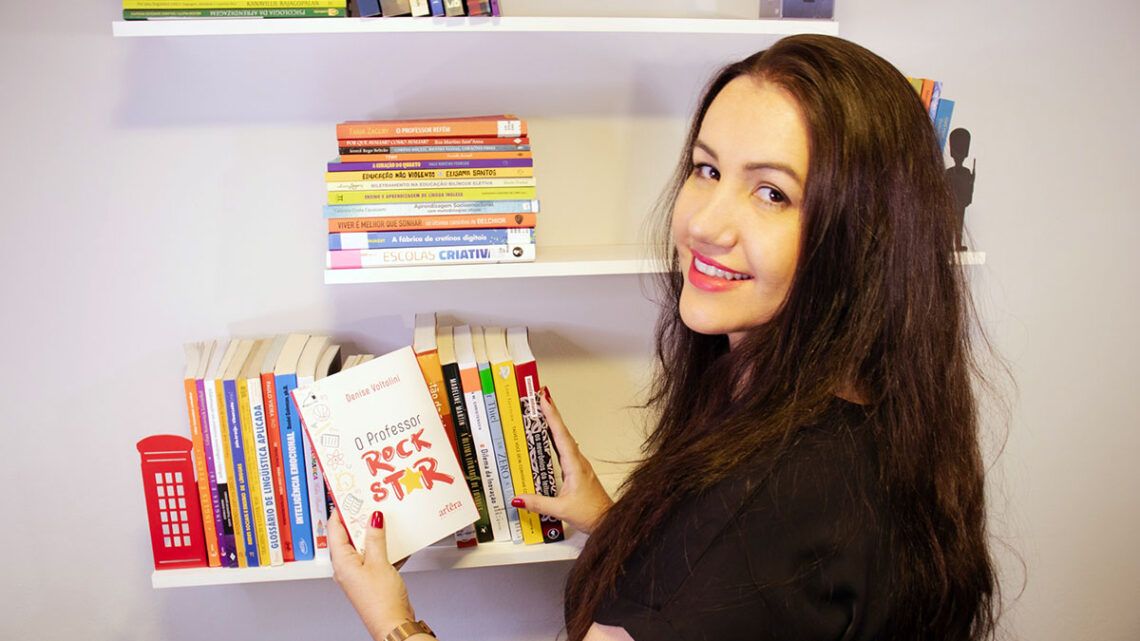 Escritora blumenauense participa da Bienal Internacional do Livro de São Paulo Escritora blumenauense participa da Bienal Internacional do Livro de São Paulo