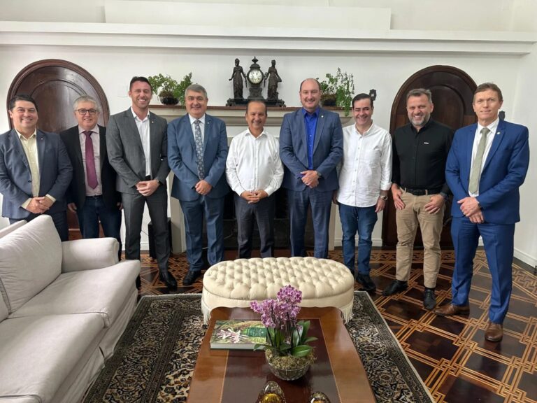 MDB Firma Aliança com Governo Jorginho e Assumirá Três Secretarias MDB Firma Aliança com Governo Jorginho e Assumirá Três Secretarias