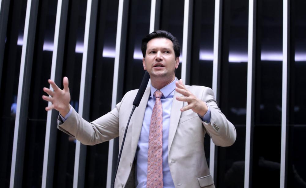 Câmara dos Deputados aprova pacote de reequilíbrio dos poderes, com voto a favor e relatoria do deputado Gilson Marques Câmara dos Deputados aprova pacote de reequilíbrio dos poderes, com voto a favor e relatoria do deputado Gilson Marques