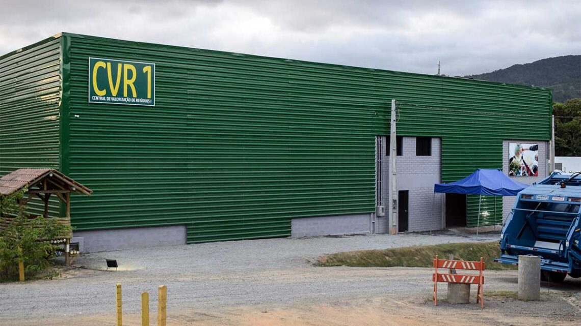 Ana Paula Lima anuncia a liberação de R$ 3,7 milhões para central de triagem de resíduos de Timbó Ana Paula Lima anuncia a liberação de R$ 3,7 milhões para central de triagem de resíduos de Timbó