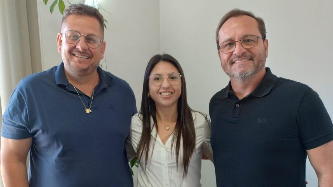 Daiane Gonçalves assume a Assessoria institucional de Recursos Humanos de Timbó em 2025 Daiane Gonçalves assume a Assessoria institucional de Recursos Humanos de Timbó em 2025