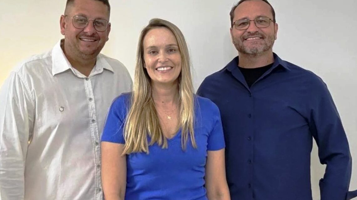 Timbó – Flávio e Rangel anunciaram hoje a nova Secretária de Educação para 2025 Timbó – Flávio e Rangel anunciaram hoje a nova Secretária de Educação para 2025