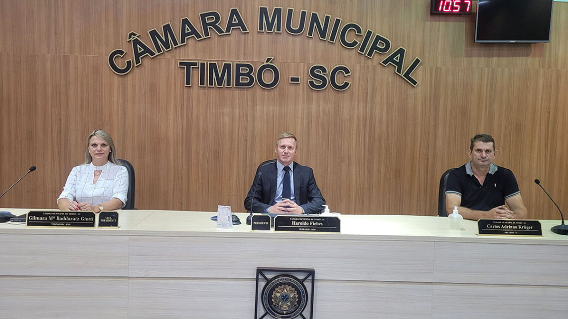 CPI – Vereadores titulares da Comissão Parlamentar de Inquérito se reúnem CPI – Vereadores titulares da Comissão Parlamentar de Inquérito se reúnem