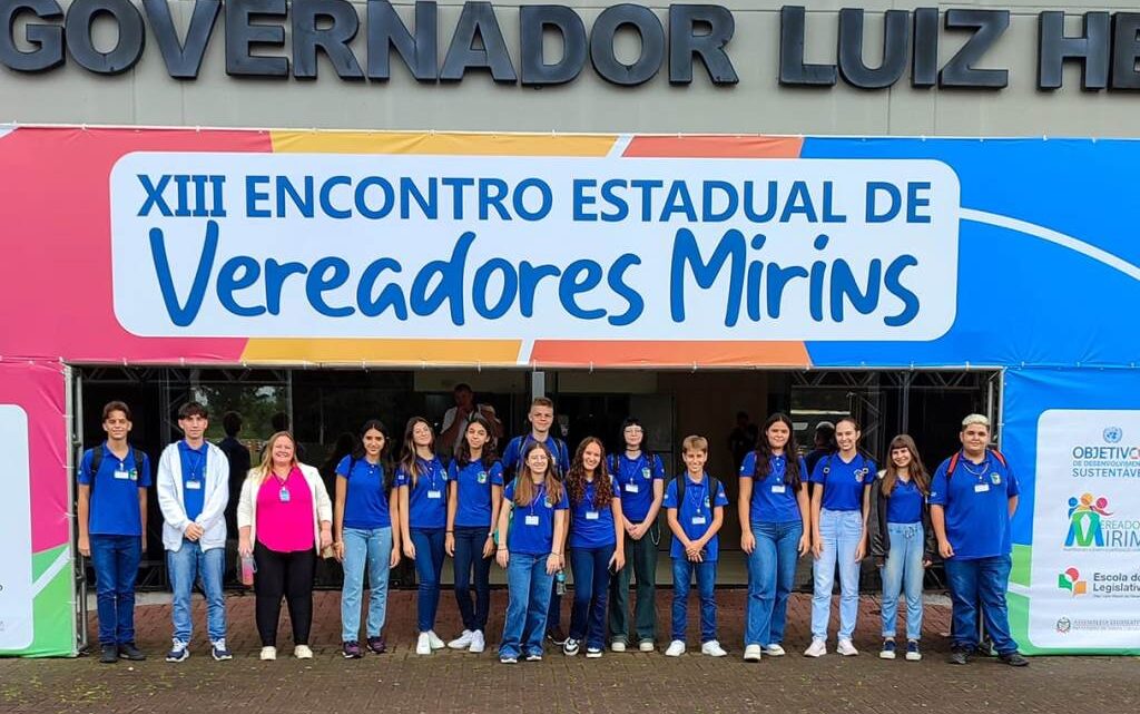 Parlamento Jovem de Timbó participa do maior encontro de Vereadores mirins /jovens do Estado Parlamento Jovem de Timbó participa do maior encontro de Vereadores mirins /jovens do Estado